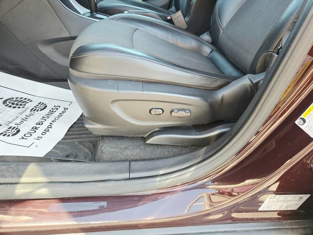 Used 2021 Chevrolet Trax LT w/ LT Convenience Package FWD image 15