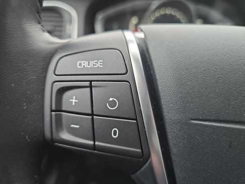 Used 2018 Volvo S60 T5 Dynamic w/ Vision Package image 16