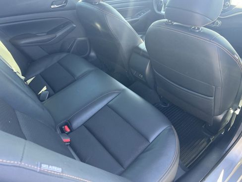 Used 2022 Nissan Altima 2.5 SR image 9