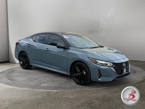 Used 2021 Nissan Sentra SR FWD image 1