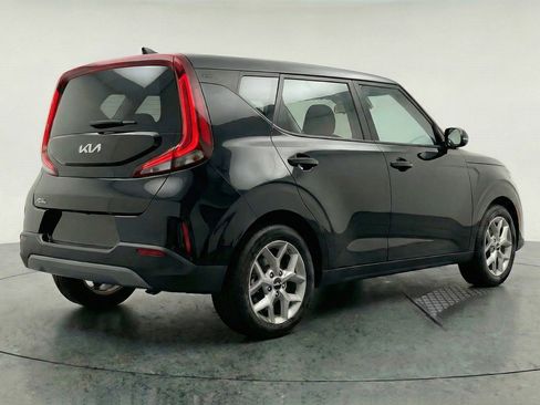 Used 2025 Kia Soul LX w/ LX Technology Package image 9