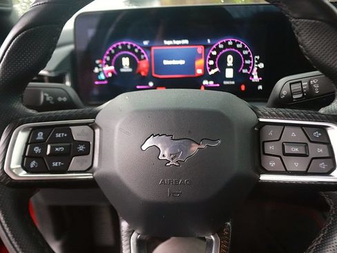 Used 2025 Ford Mustang GT Premium RWD image 17