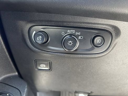 Used 2024 GMC Terrain SLT AWD/4WD image 19