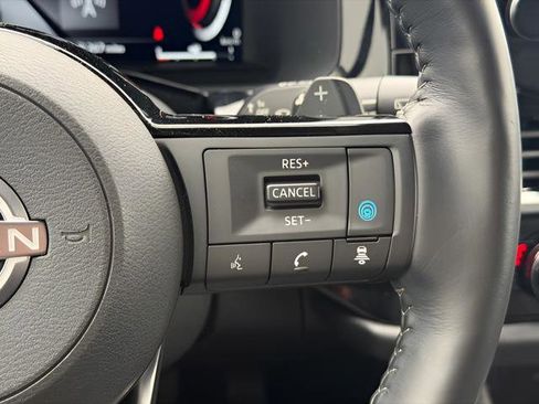 Used 2024 Nissan Pathfinder Platinum w/ Cargo Package image 35