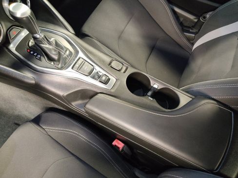 Used 2018 Chevrolet Camaro LT RWD image 26