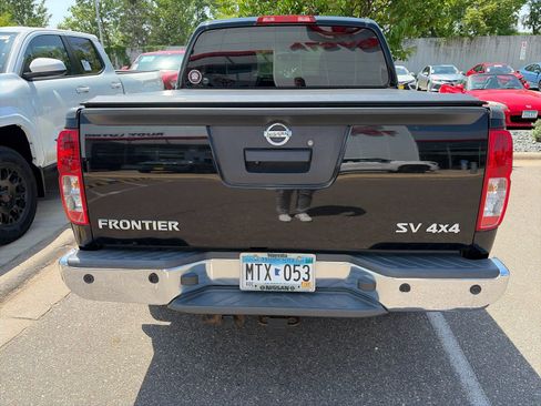 Used 2013 Nissan Frontier SV w/ SV Value Truck Pkg AWD/4WD image 3