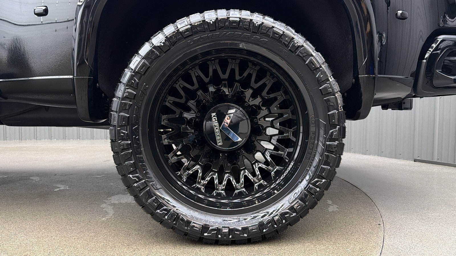 Used 2025 GMC Sierra 3500 Denali Ultimate AWD/4WD image 12