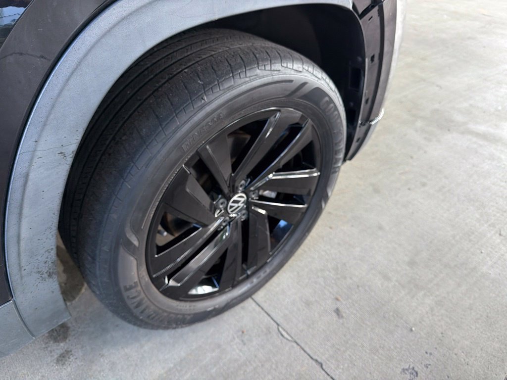 Used 2021 Volkswagen Atlas Cross Sport SE w/ Panoramic Sunroof Package FWD image 22
