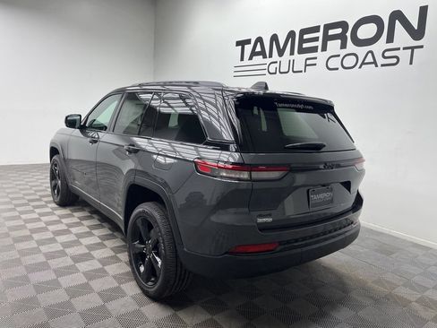 New 2025 Jeep Grand Cherokee Altitude image 3