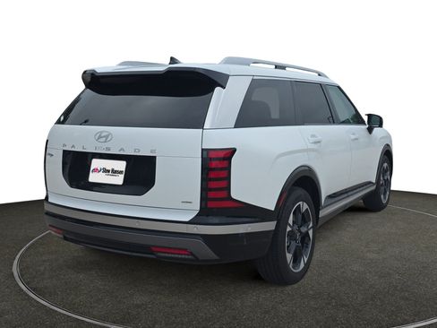 Certified 2026 Hyundai Palisade Limited AWD/4WD image 6
