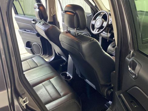 Used 2015 Jeep Patriot High Altitude AWD/4WD image 22