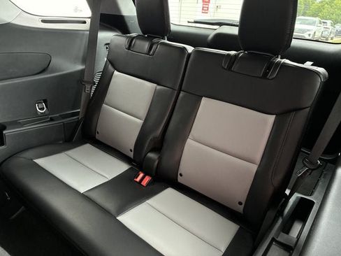 Used 2023 Ford Explorer XLT w/ Equipment Group 202A RWD image 21