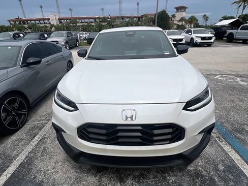 Used 2024 Honda HR-V Sport image 3