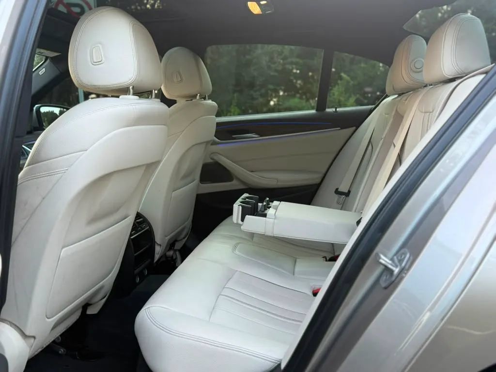 Used 2017 BMW 530i RWD image 22