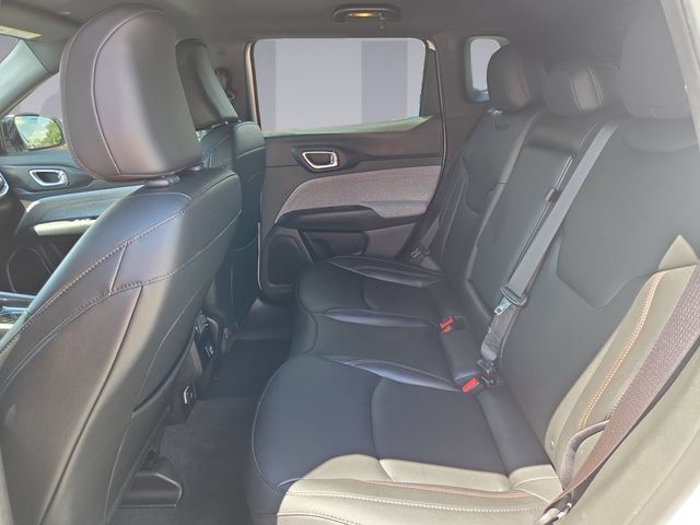 Used 2024 Jeep Compass Latitude AWD/4WD image 16