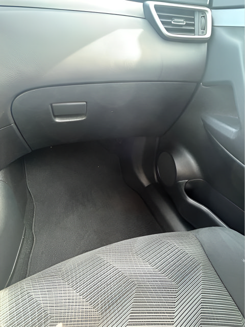 Used 2016 Nissan Rogue SV AWD/4WD image 29