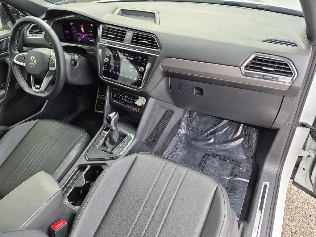 Used 2023 Volkswagen Tiguan SE R-Line FWD image 40