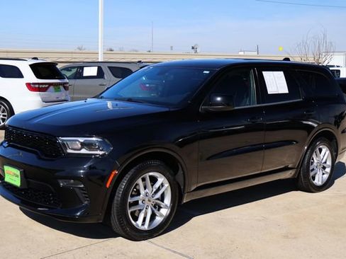 Used 2023 Dodge Durango GT image 3