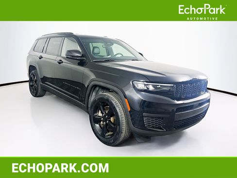 Used 2022 Jeep Grand Cherokee L Laredo image 1