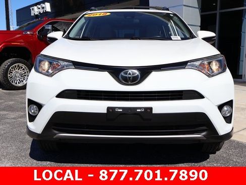 Used 2018 Toyota RAV4 XLE image 3
