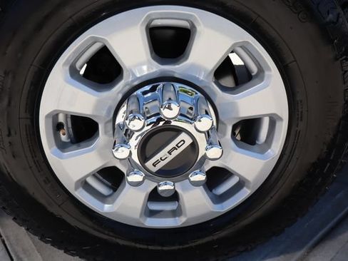 Used 2023 Ford F250 XLT w/ FX4 Off-Road Package AWD/4WD image 49