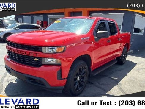 Used 2020 Chevrolet Silverado 1500 Custom w/ Custom Value Package AWD/4WD image 3