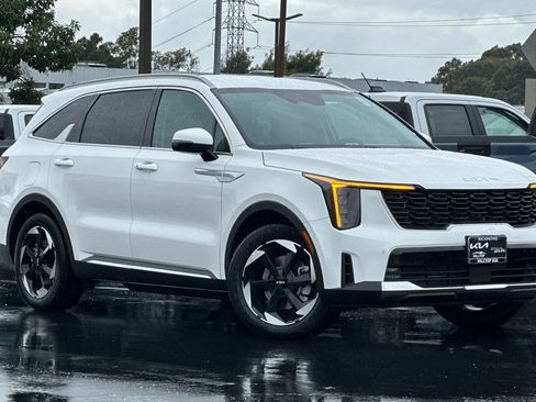 New 2026 Kia Sorento EX AWD/4WD image 2