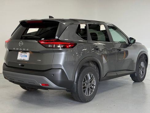 Used 2023 Nissan Rogue S image 4