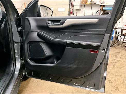 Used 2022 Ford Escape SE w/ Cold Weather Package image 12