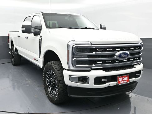 Used 2024 Ford F250 Platinum image 3