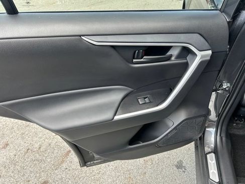 Used 2025 Toyota RAV4 LE AWD/4WD image 43