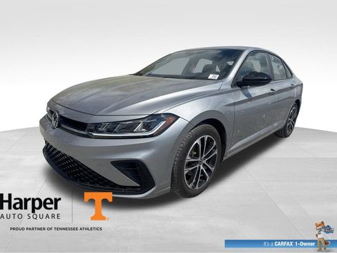 Used 2025 Volkswagen Jetta Sport image 1