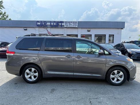 Used 2012 Toyota Sienna LE FWD image 5