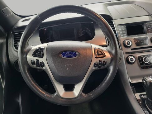 Used 2014 Ford Taurus SEL image 4