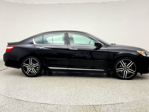 Used 2016 Honda Accord Sport image 4