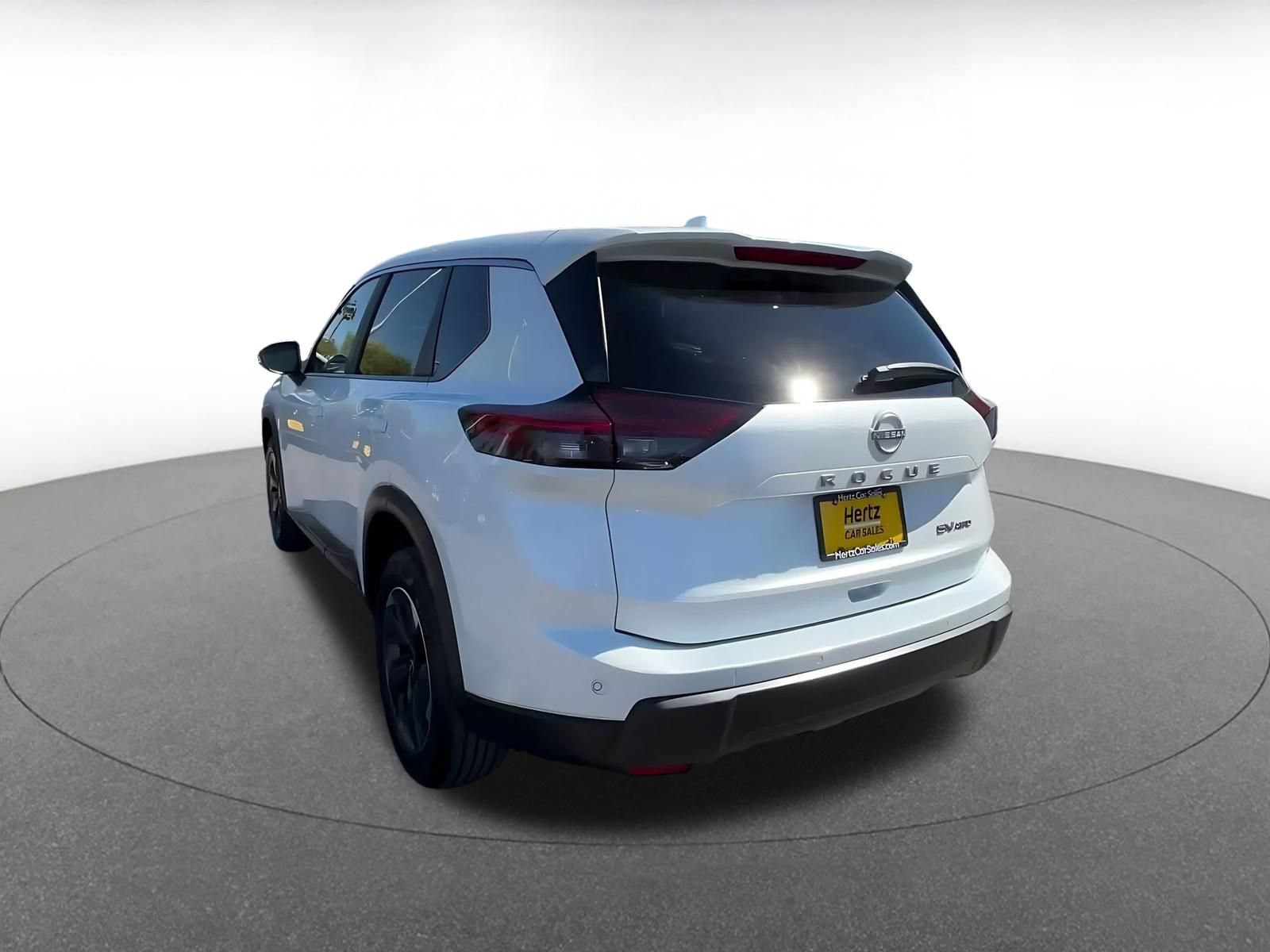 Used 2024 Nissan Rogue SV AWD/4WD image 10