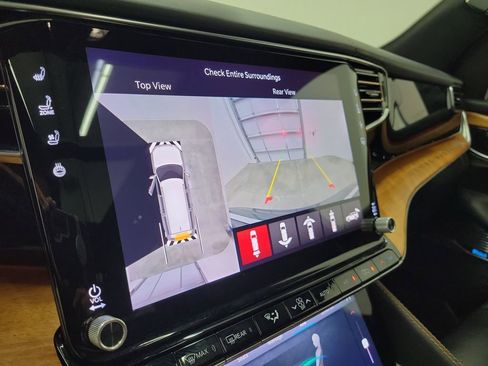 Used 2024 Jeep Grand Wagoneer L Series III image 31