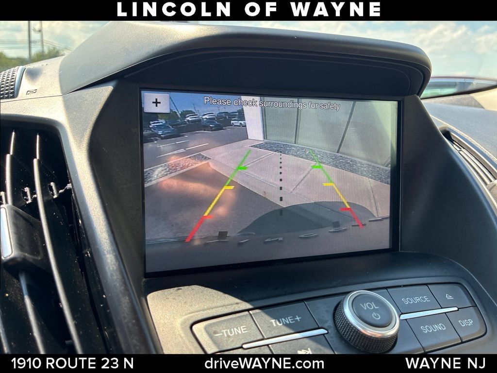 Used 2018 Ford Escape SE w/ SE Sync 3 Package AWD/4WD image 18