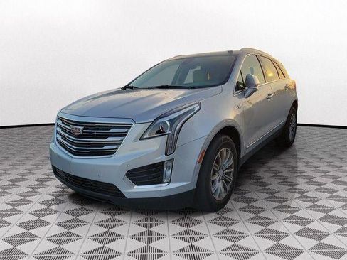 Used 2019 Cadillac XT5 Luxury FWD image 2