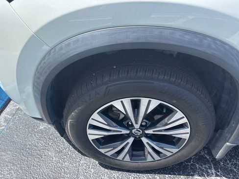 Certified 2021 Nissan Rogue SV w/ Premium Package FWD image 6