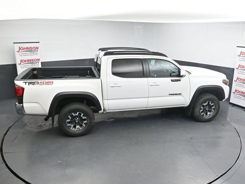 Used 2019 Toyota Tacoma TRD Off-Road AWD/4WD image 31