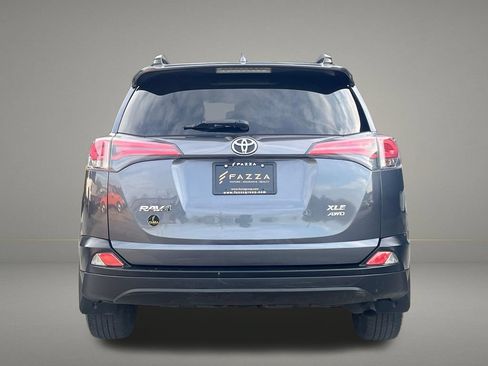Used 2018 Toyota RAV4 XLE AWD/4WD image 4