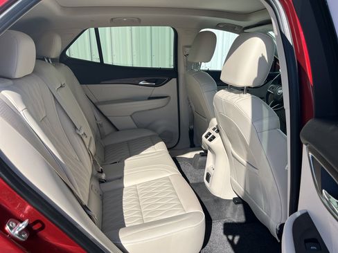 Used 2023 Buick Envision Avenir image 33