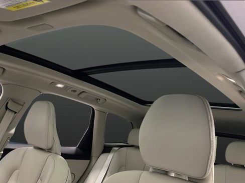 Used 2025 Volvo XC60 B5 Core w/ Protection Package Premier image 12