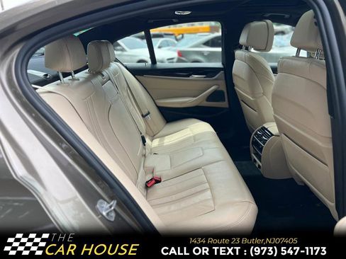 Used 2017 BMW 530i xDrive image 21