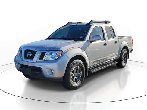 Used 2021 Nissan Frontier PRO-4X w/ Pro-4x Utility Package image 3