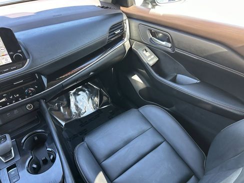 Certified 2023 Nissan Rogue SL w/ SL Premium Package image 19