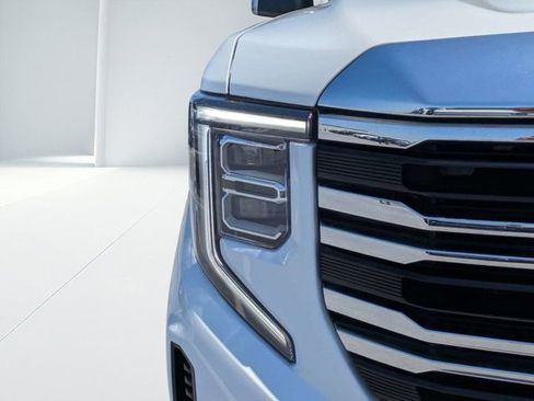 Used 2025 GMC Sierra 1500 SLT RWD image 8