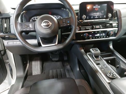 Certified 2024 Nissan Pathfinder SV AWD/4WD image 16