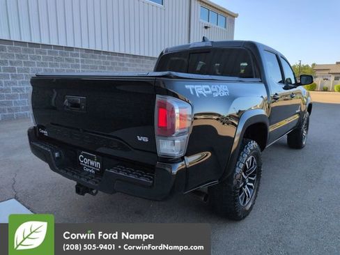 Used 2023 Toyota Tacoma TRD Sport w/ Technology Package AWD/4WD image 3
